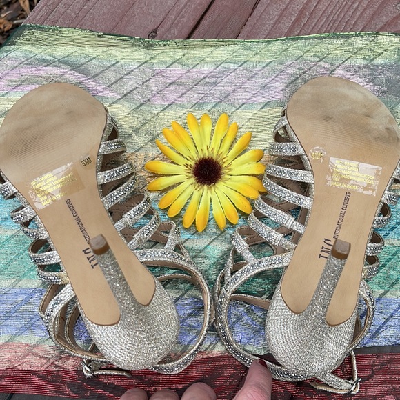 🌺 INC International Concepts Gawdie Open Toe Ankle Strap Sandals Wmn. Sz. 8.5M - Picture 16 of 16